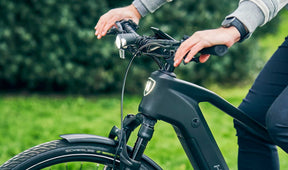 Helkama Carbon H 11v Di2 Hybridisähköpyörä
