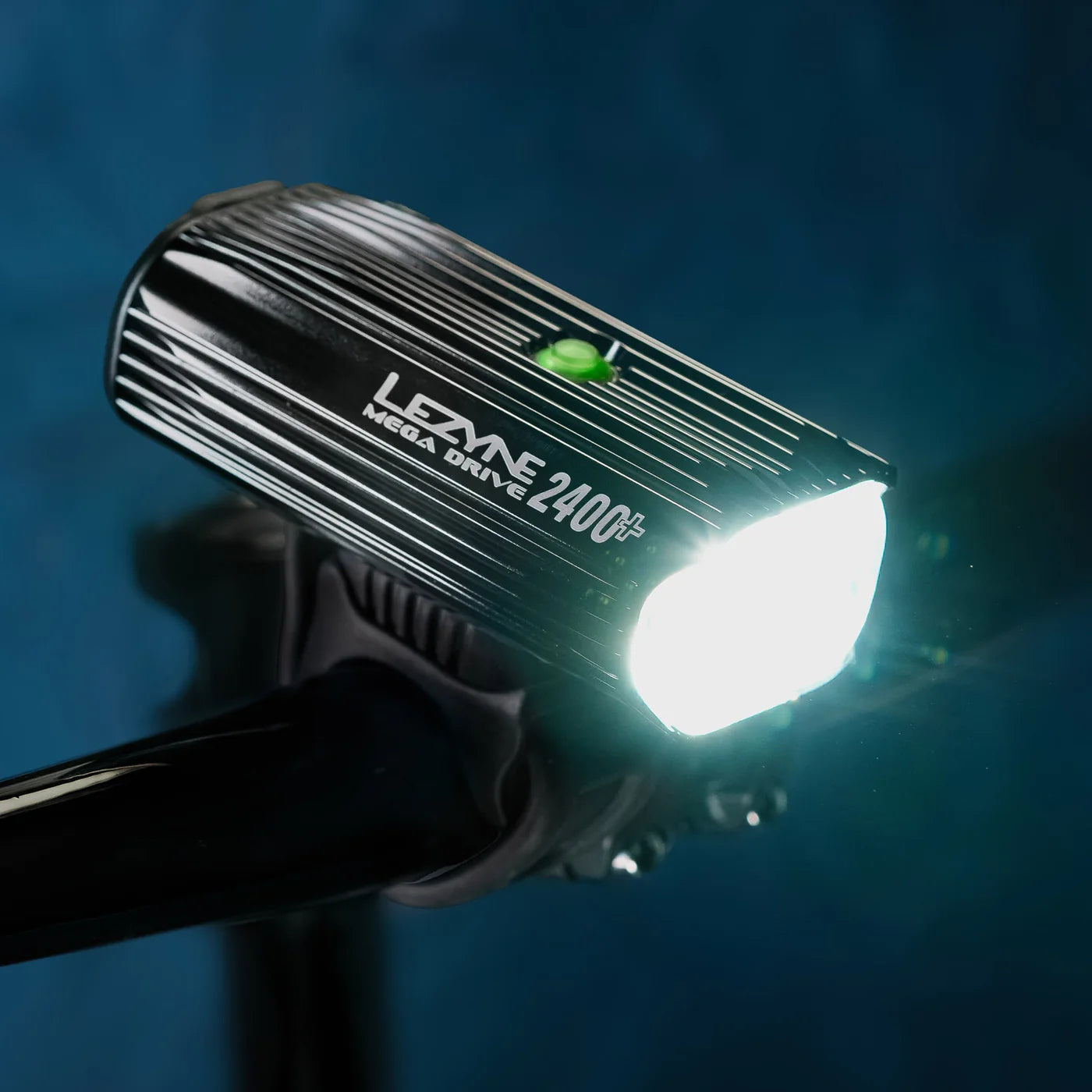 Lezyne Mega Drive 2400+ Etuvalo