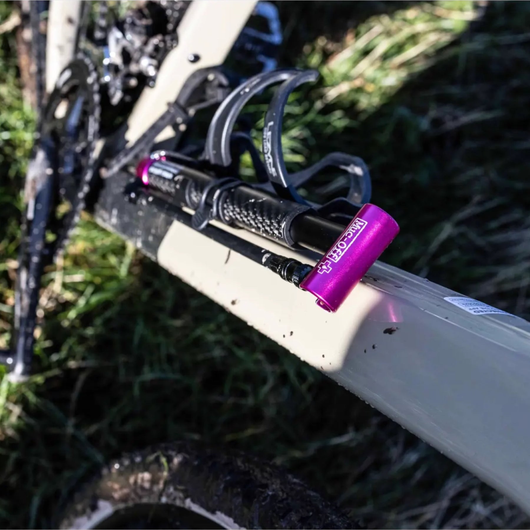 Muc-Off Airmach Carbon Minipumppu