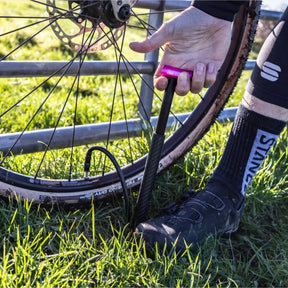 Muc-Off Airmach Carbon Minipumppu