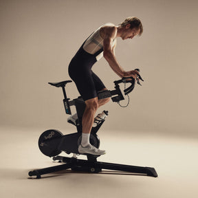 Wahoo KICKR Bike Pro Trainer Pyörä