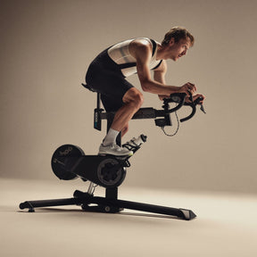 Wahoo KICKR Bike Pro Trainer Pyörä