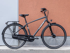 Trek District 1 Equipped
